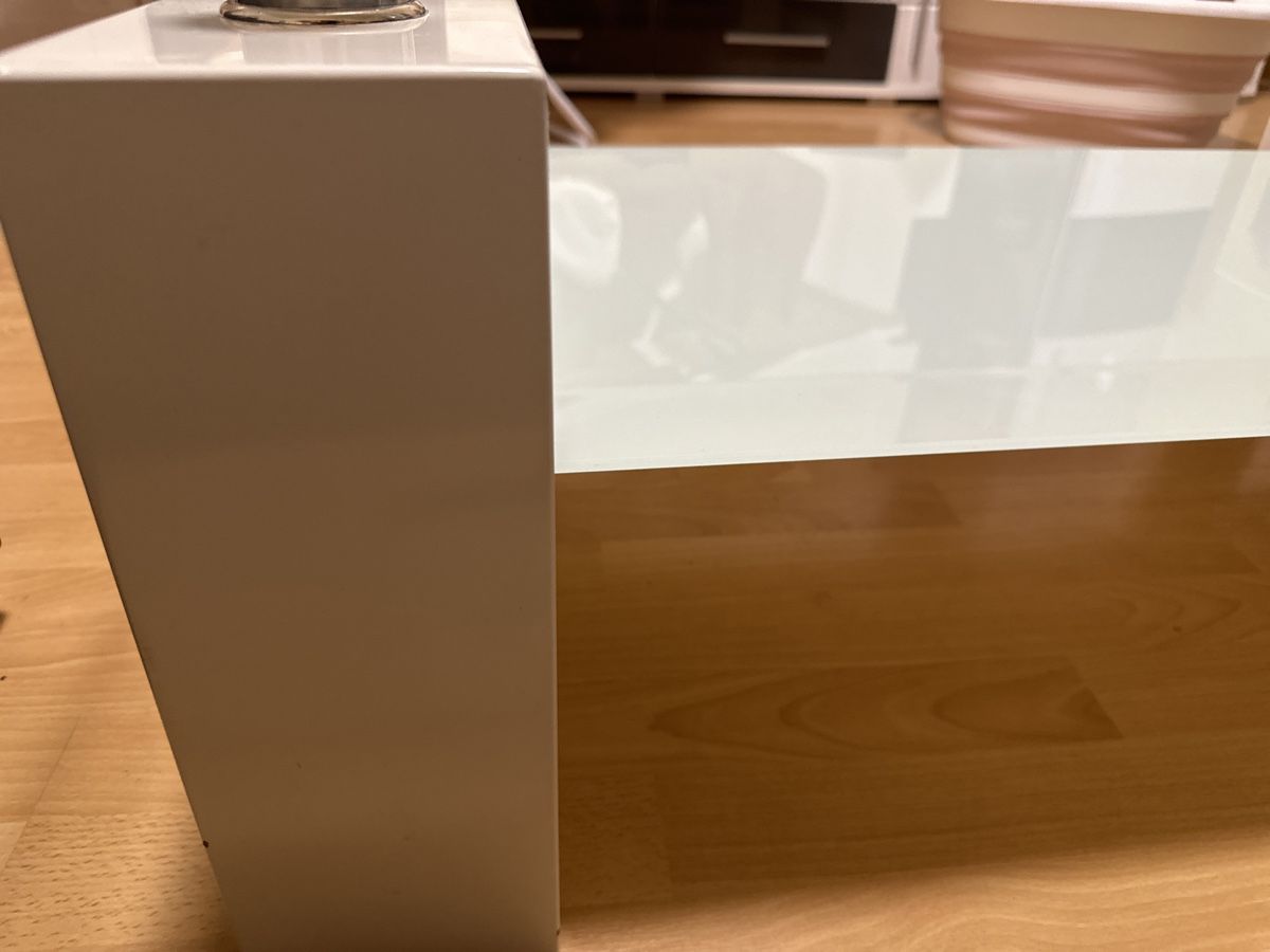 Tavoli: Stilvoller Couchtisch mit Glasplatte – Usato da Wynau venduto da xRahelx 6
