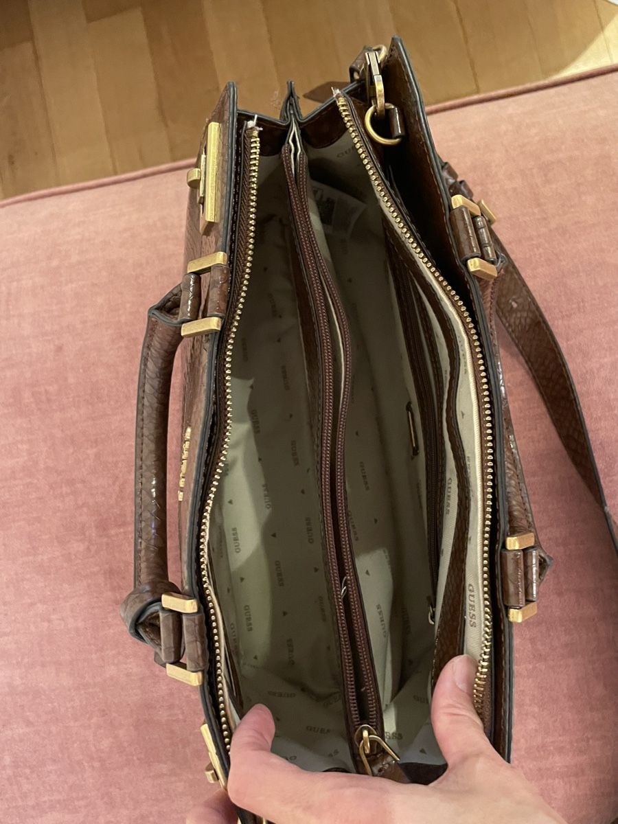 Guess Taschen für Damen: GUESS Handbag Shoulder Bag – Gebraucht aus lugano von nil_nch2 4