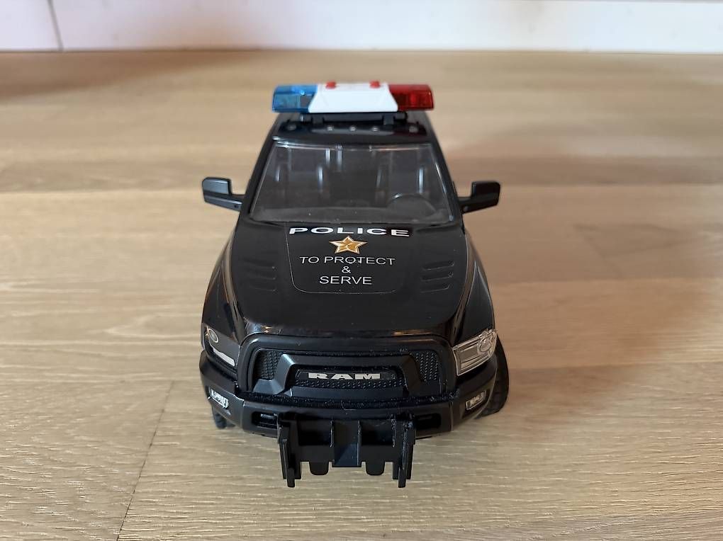 Giocattoli: Pickup police Bruder  – Usato da La Rippe venduto da jpu_z5ql 1