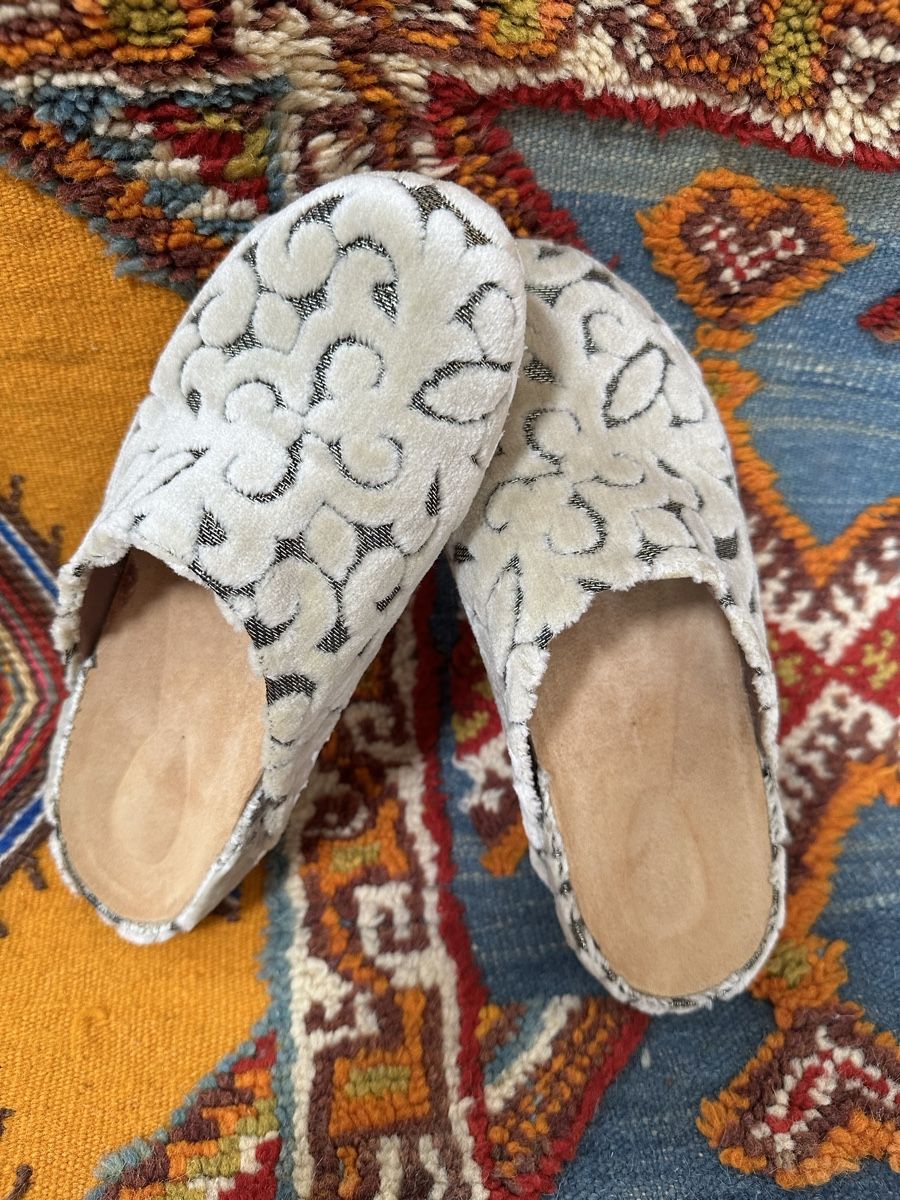 Damenschuhe: Schuhe/ Halbschuhe/ Hausschuhe handgefertigt – Neu und originalverpackt aus Opfikon von Zentou 2