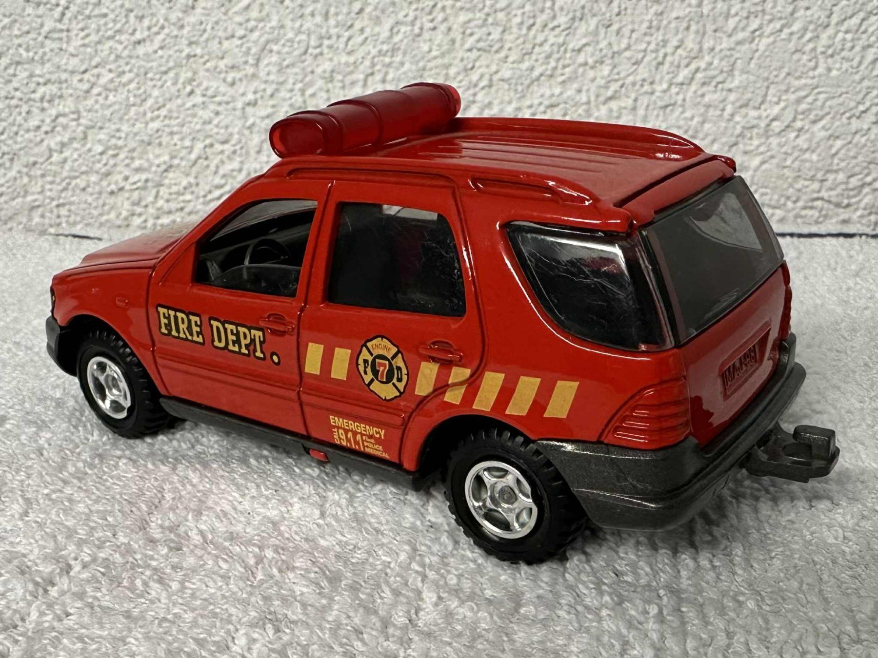Majorette Modellini d'auto: Modellauto 1:34 Mercedes M-Class Fire Dept von Majorette – Usato da Ried-Brig venduto da V8_Andy 1