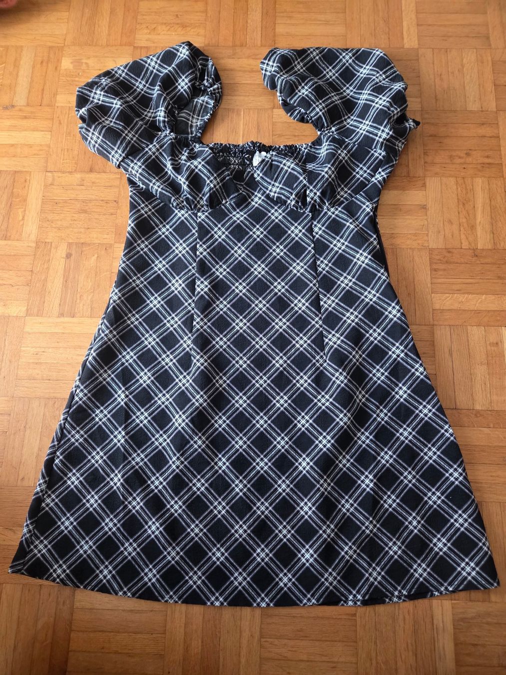Vestiti: 3 Kleider Gr. 40 – Usato da Basel venduto da grandfamily 2