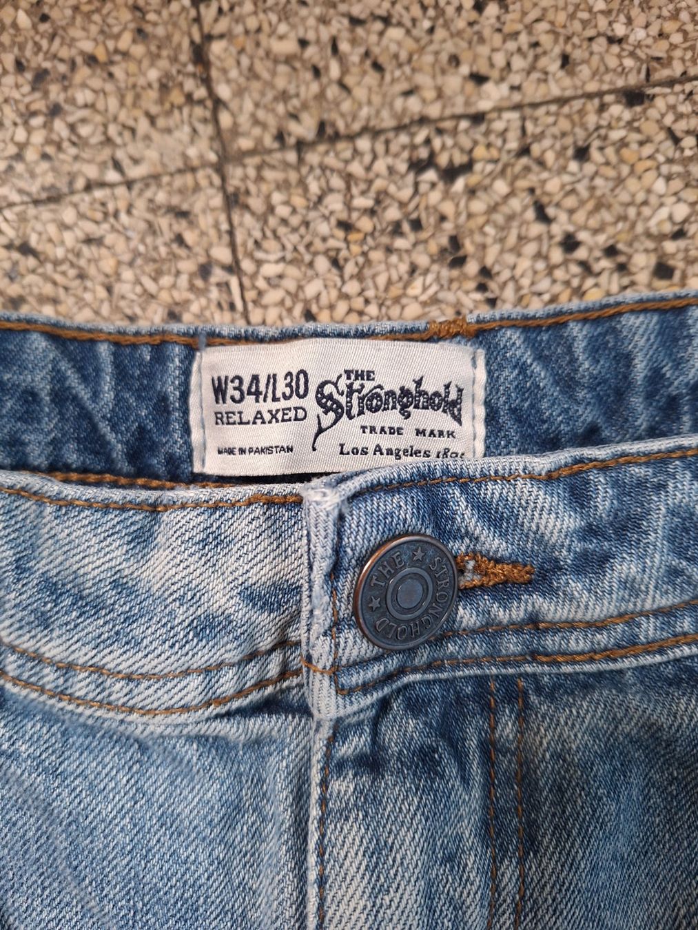 Jeans: Jeans large Stronhold 33x30 – D'occasion à Carouge GE par lor_m8jm 1