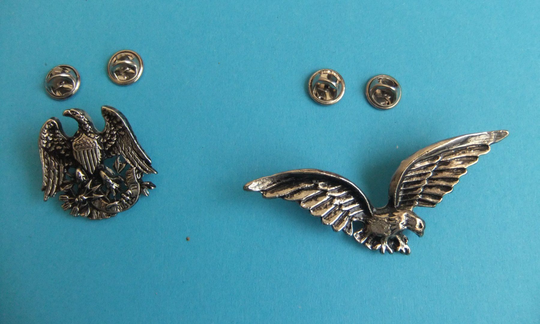 Placchette & Badge: 2 x Pin mit Weisskopfseeadler – Usato da St. Niklaus VS venduto da wunschlos54