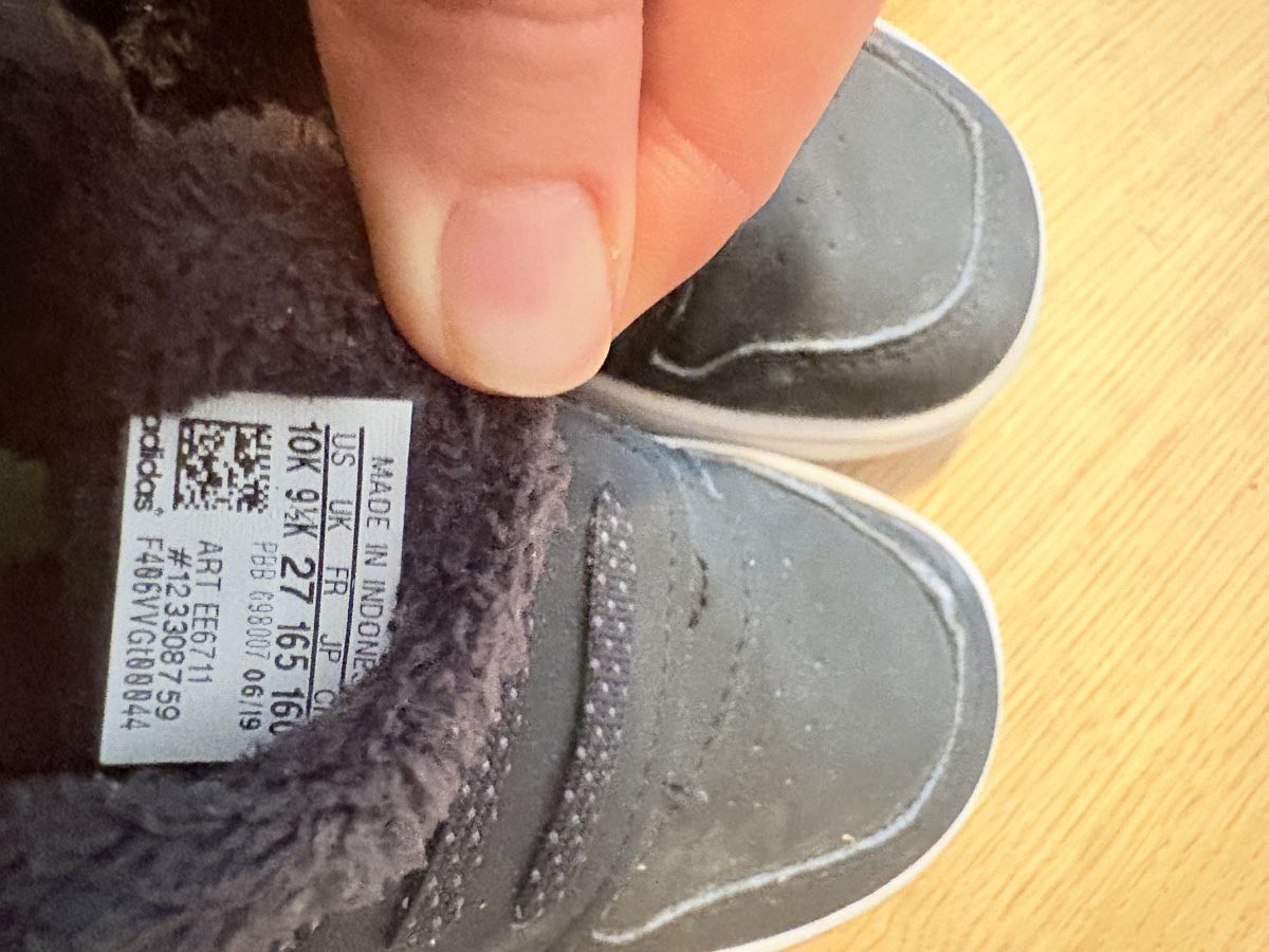 Scarpe per ragazzi: Crocs und Adidas Grösse 27 – Usato da Riehen venduto da Grayje4 4
