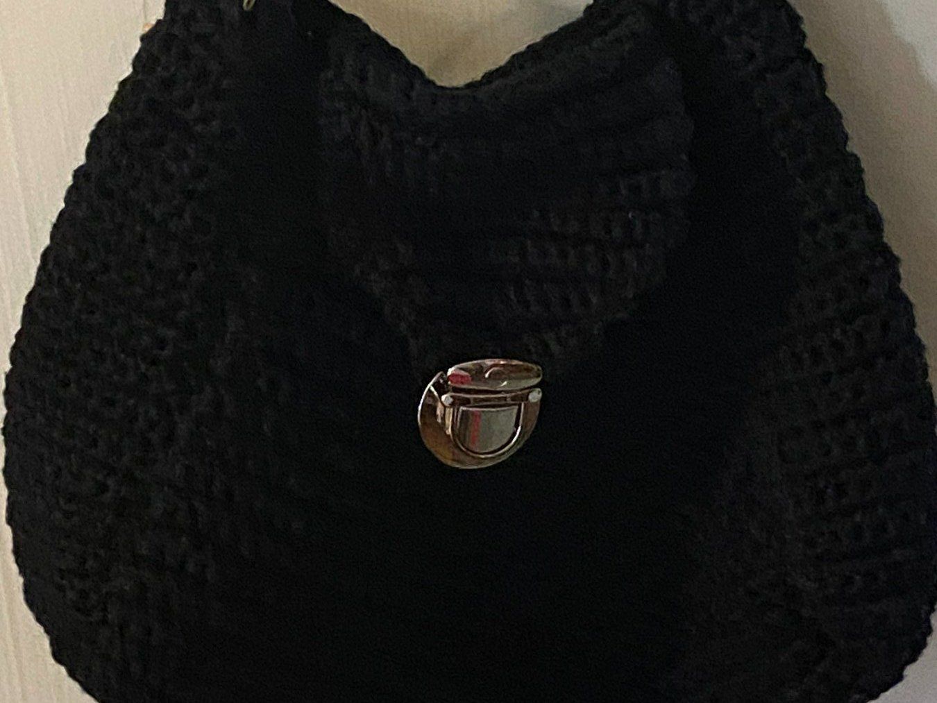 Sacs femmes: HANDTASCHE SCHWARZ,HANDGESTRICKT – Neuf avec emballage d'origine à Meienried par ManuelaBoutique 1