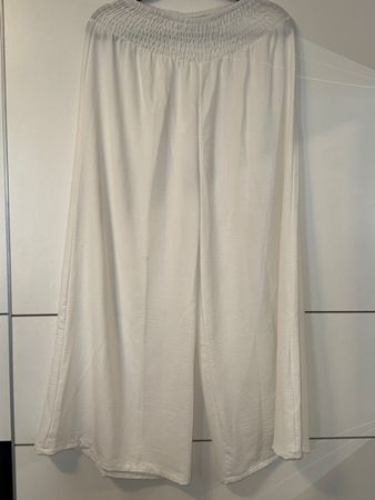 WEISSE WEITE HOSE
