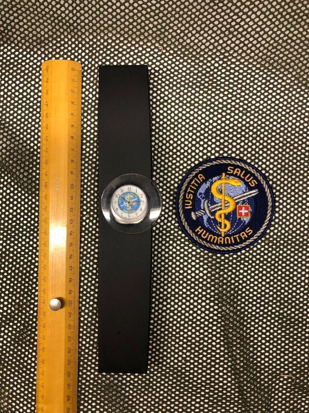 Schweizer Armee Placchette & Badge: Schweizer Armee Uhr und Badge / Patch Abzeichen Armbanduhr – Usato da Madiswil venduto da TEMISO 3