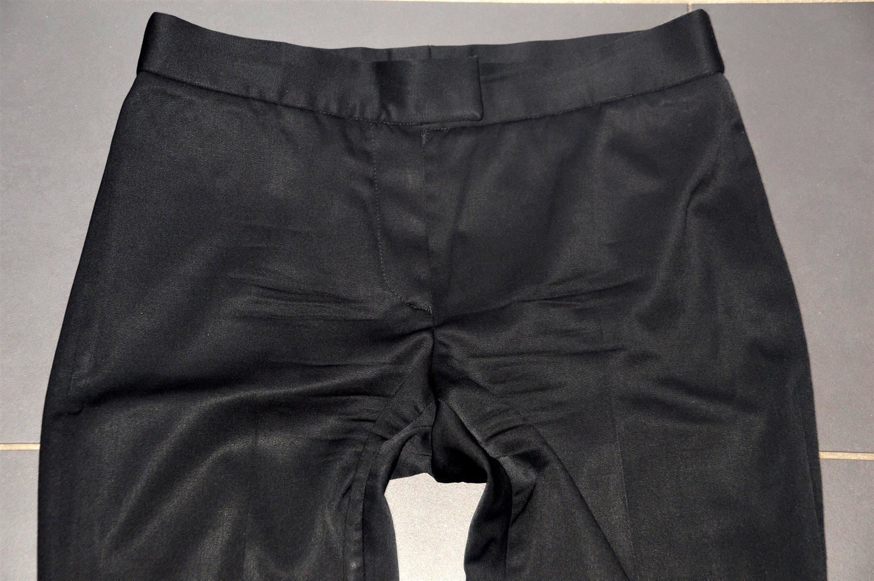 Burberry Pantaloni: Hose / Pantalon Burberry  .M – Usato da Collonges venduto da Auganien 4