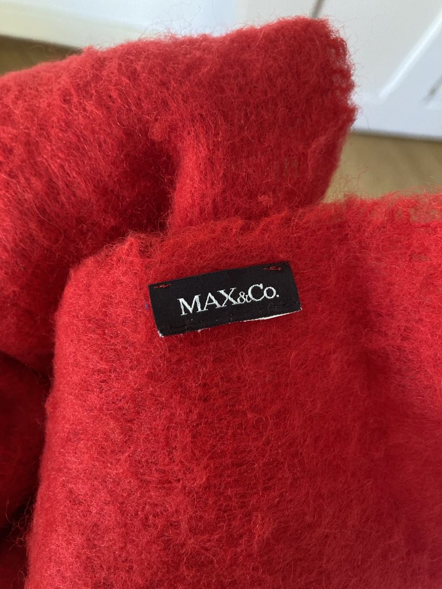 Max Mara Foulard & Sciarpe: grosser roter Max & Co Schal – Usato da Basel venduto da ewe_tdg7