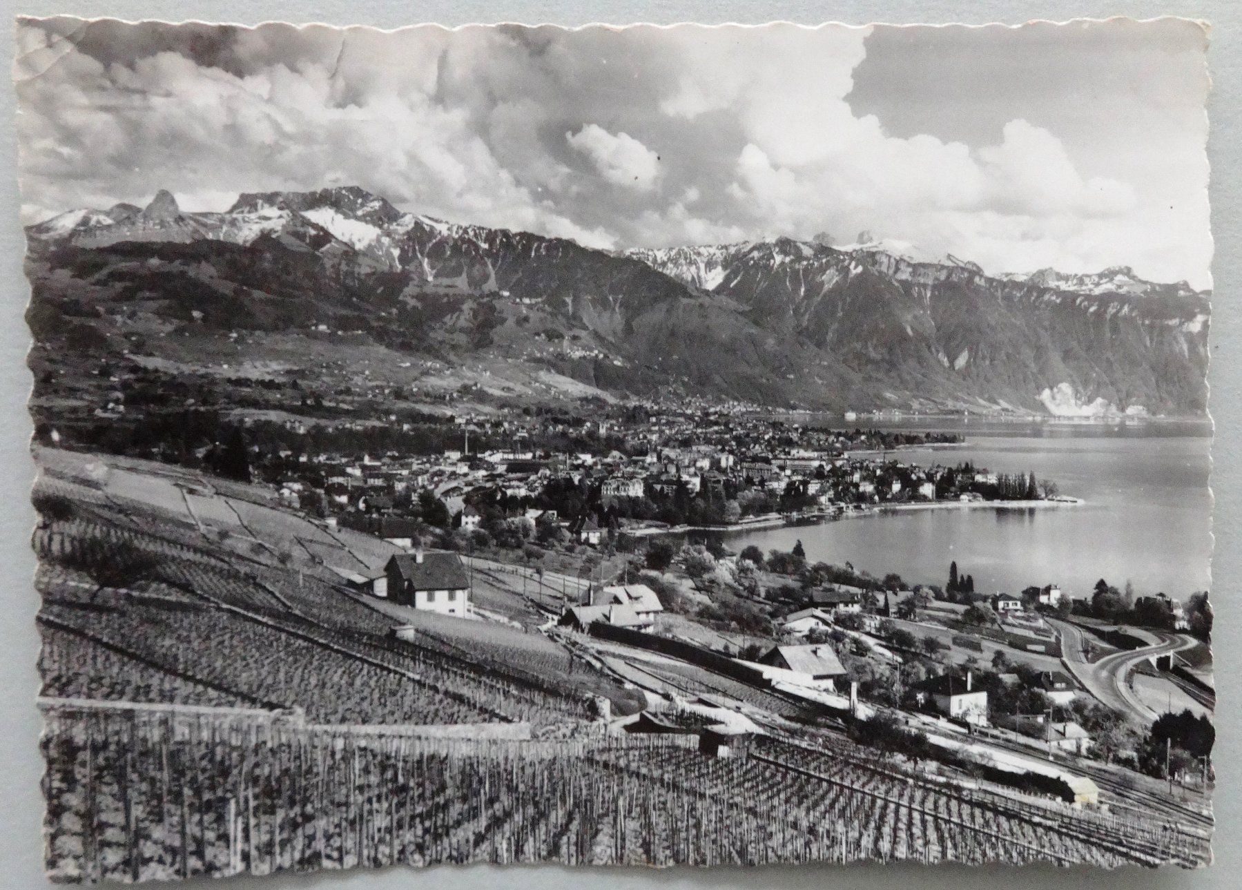 Cartoline postali: Vevey et les Alpes vaudoises – Difettoso da Fétigny venduto da Billy2miny