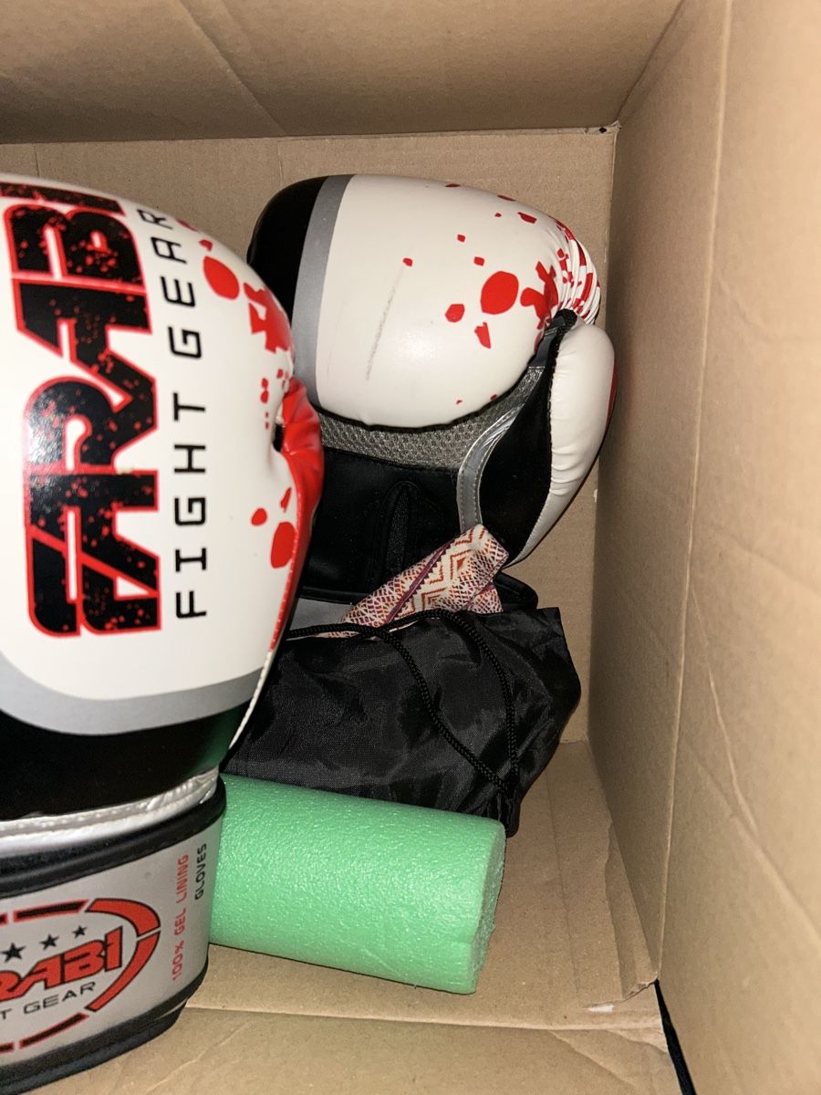 Gants & mitaines : Boxing gloves and guards – D'occasion à Crissier par amc_7gtd 1