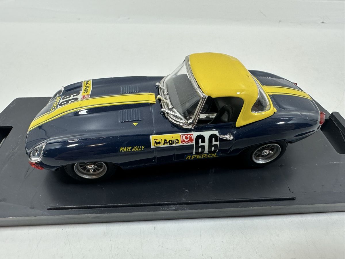 Jaguar Modellini d'auto: 1961 Jaguar E Type 1:43, inkl. Acrylbox, BEST MODEL – Nuovo (secondo la descrizione) da Zofingen venduto da rf9_x2xt 8