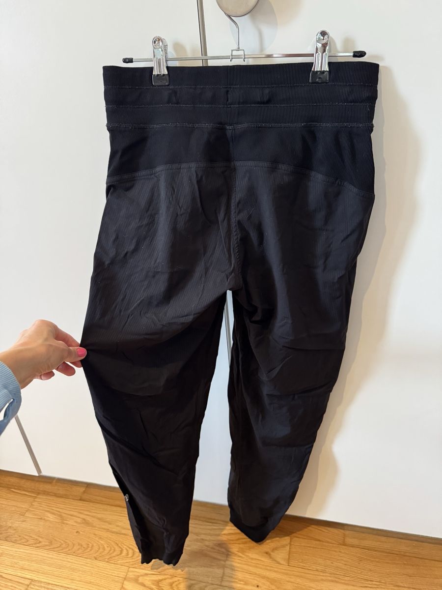 Lululemon Pantaloni: Lululemon Studio Dance Joggers - Size US 4 (EU 36) – Usato da Küsnacht ZH venduto da lia_lf7y 1