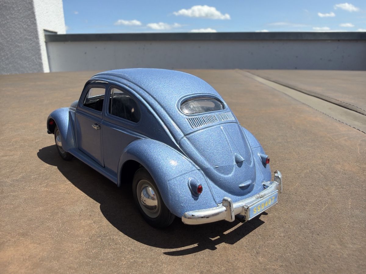 Volkswagen Modellini d'auto: VW Käfer hellblau - 1/24  – Usato da Wolfwil venduto da Rolex1 2