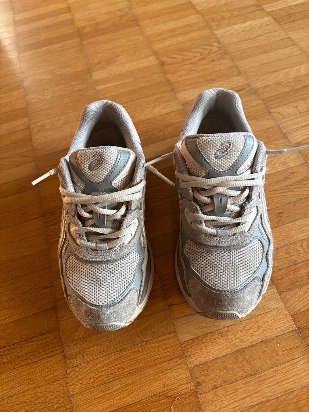 Asics Herrenschuhe: ASICS Turnschuhe  Grau Grösse 38 – Gebraucht aus Luzern von ann_hq9y