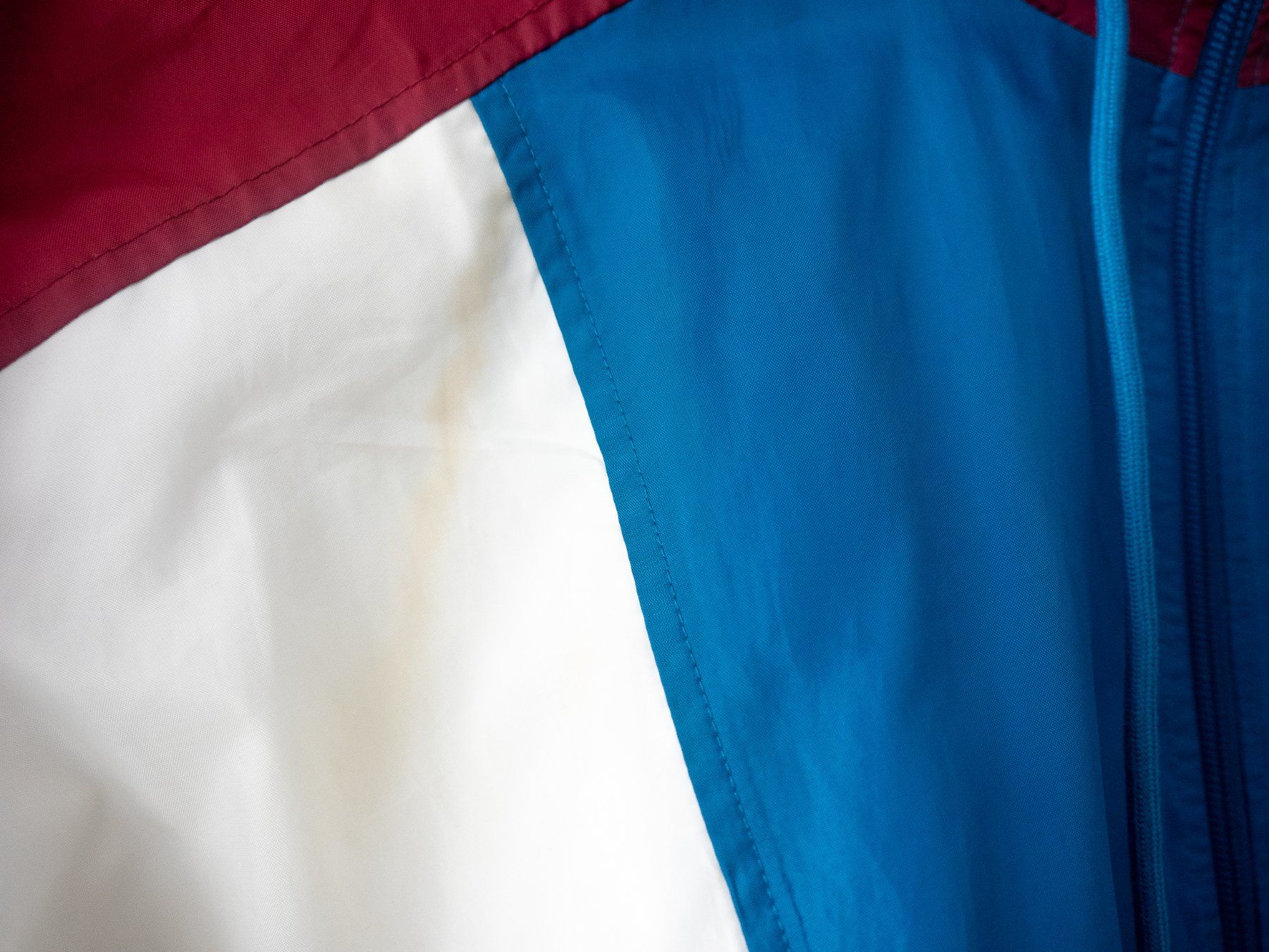 Nike Giacche: Nike Vintage Training Jacket 89 Remake – Usato da Leuk Stadt venduto da Marihulk 3