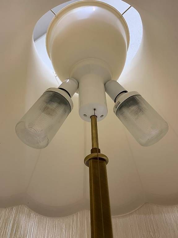 Lampade: Vintage Stehlampe aus Messing mit Fransen – Usato da Obernau venduto da Arche_Noah_Brocki 4