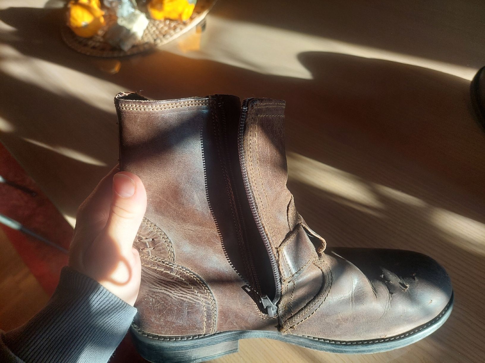 Herrenschuhe: Bottes marron en cuir taille 41 usées  – Gebraucht aus Courtepin von Organikal 3