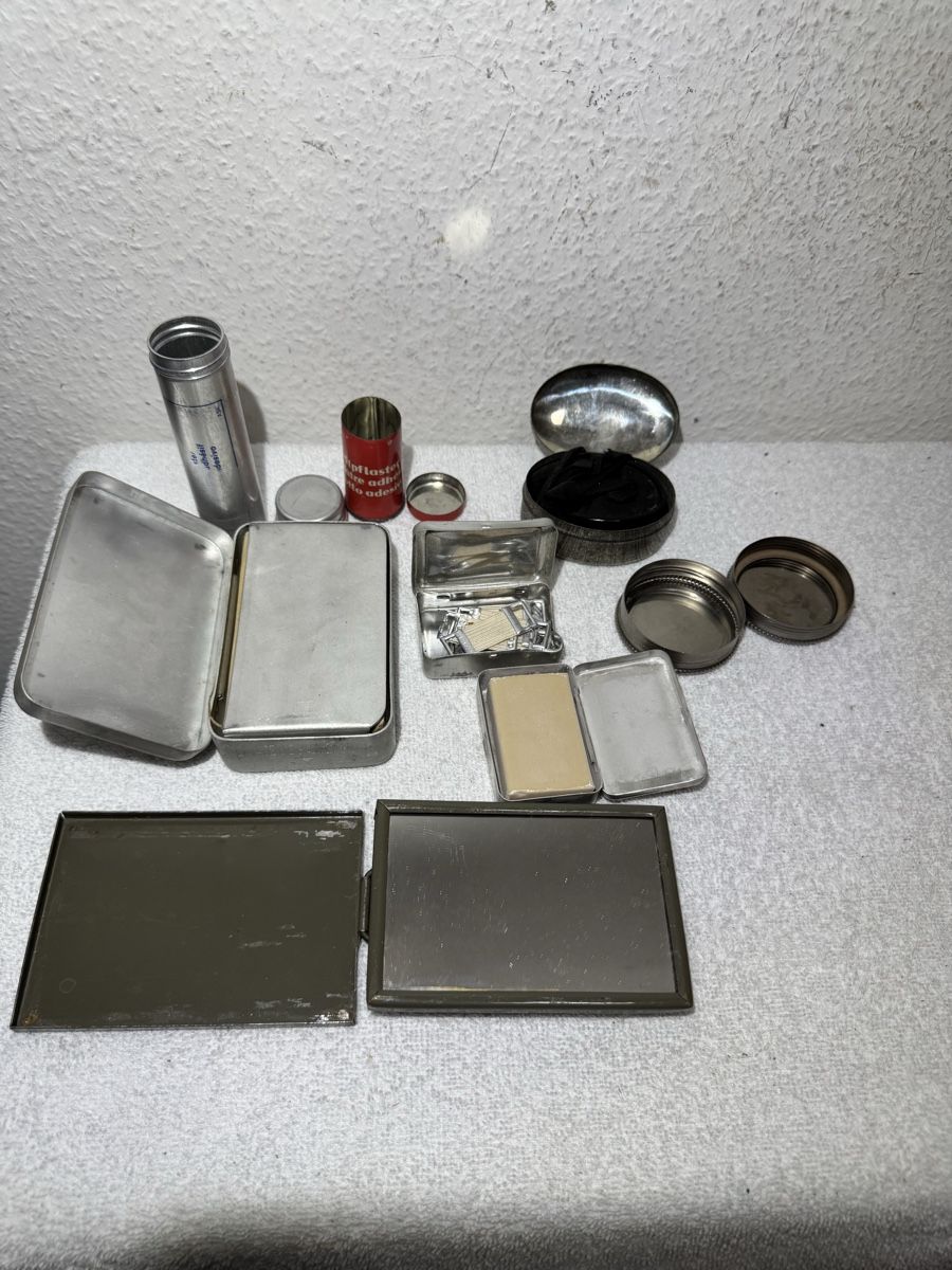 Kit di pronto soccorso: Militär Sanitätsmaterial – Usato da Lenzburg venduto da Meister_k 1