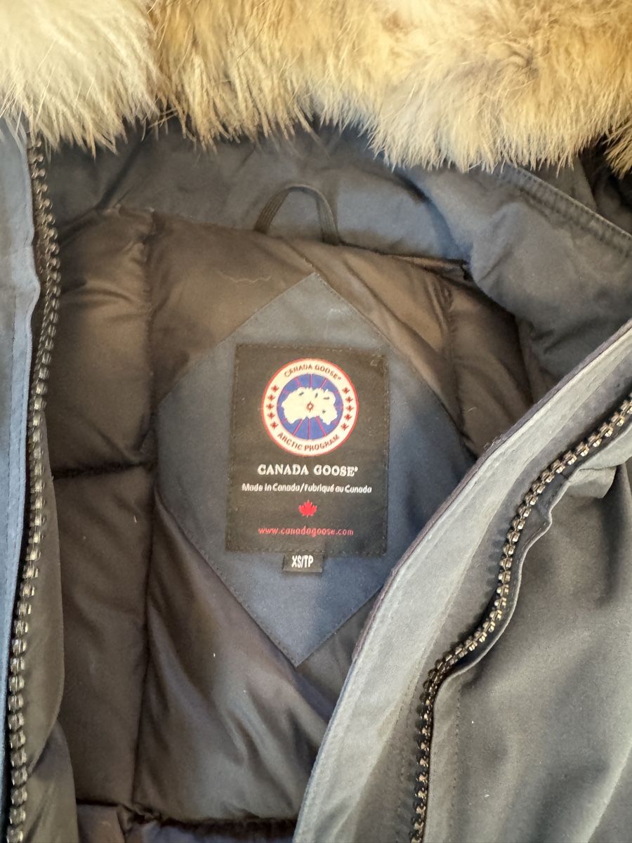 Canada Goose Giacche: Canada goose trillium parka xs – Usato da Zürich venduto da tigernoodle 1