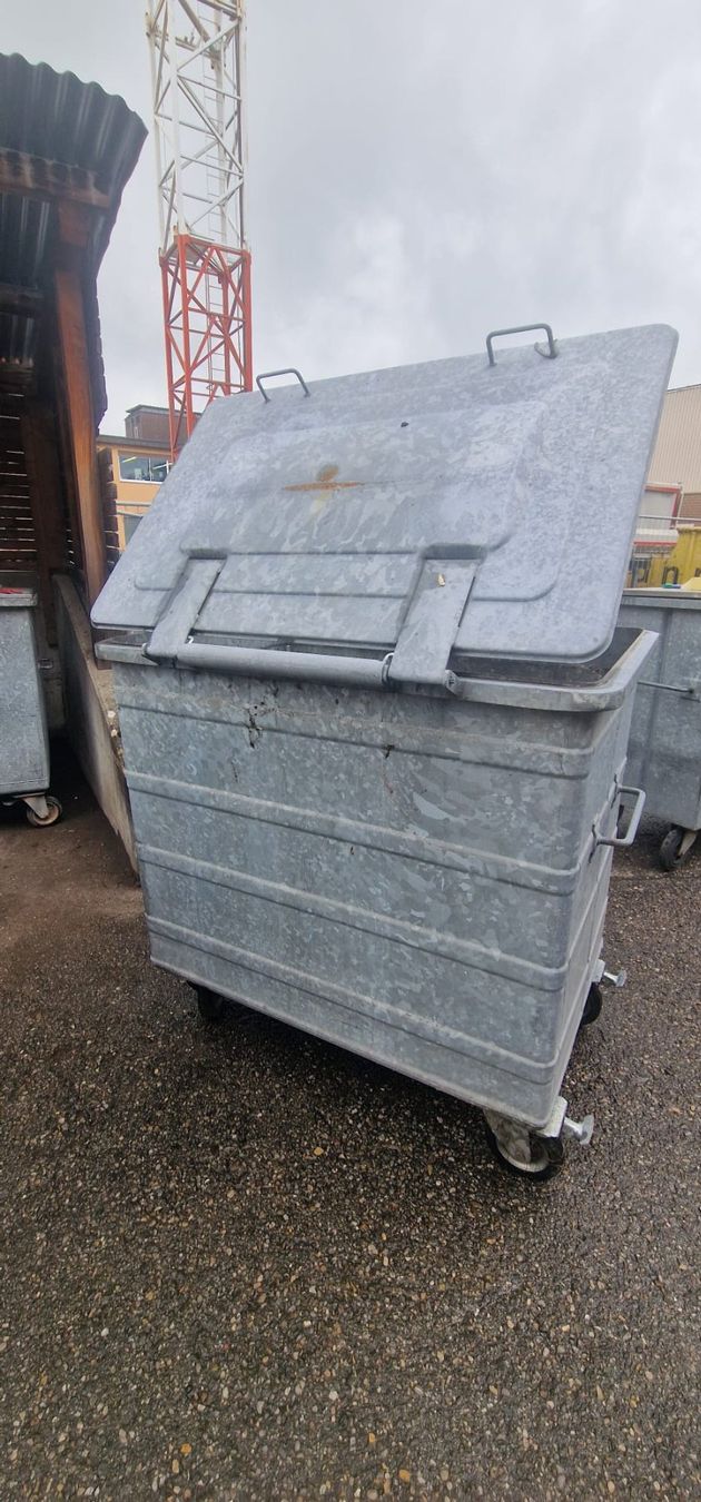 Banconi: Abfall Container verzinkt, 750 Liter Nr. 3 – Usato da Flawil venduto da 1343525 3