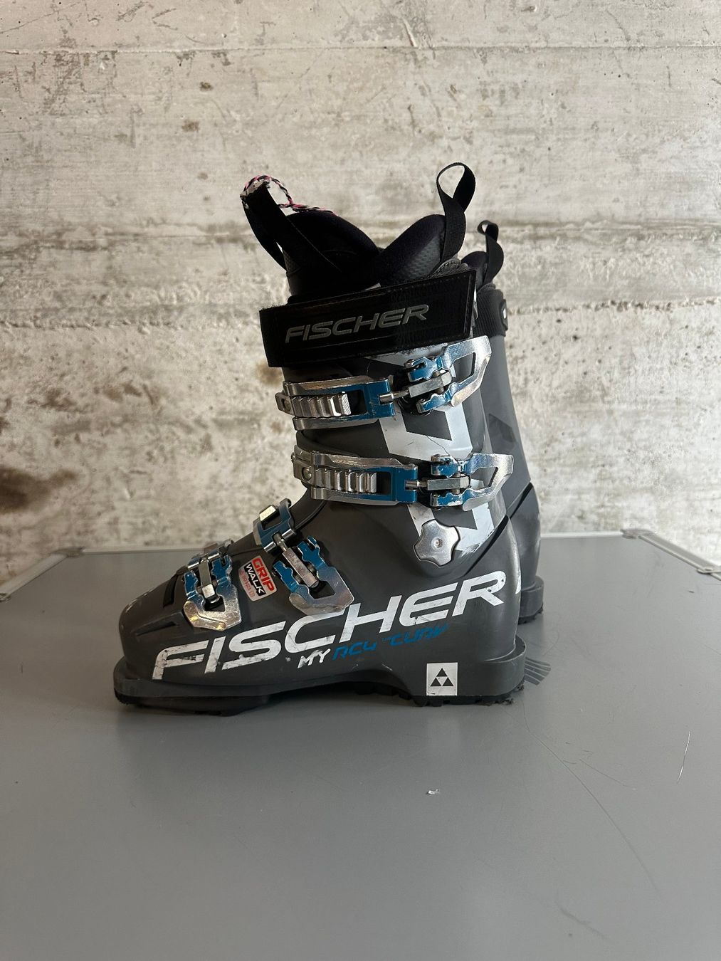 Fischer Chaussures hommes: Fischer Skischuhe 24.5 / Gr. 38.5 – D'occasion à Emmenbrücke par karkarkar 2