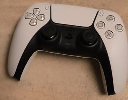 Sony PlayStation 5 DualSense Controller weiss neuwertig