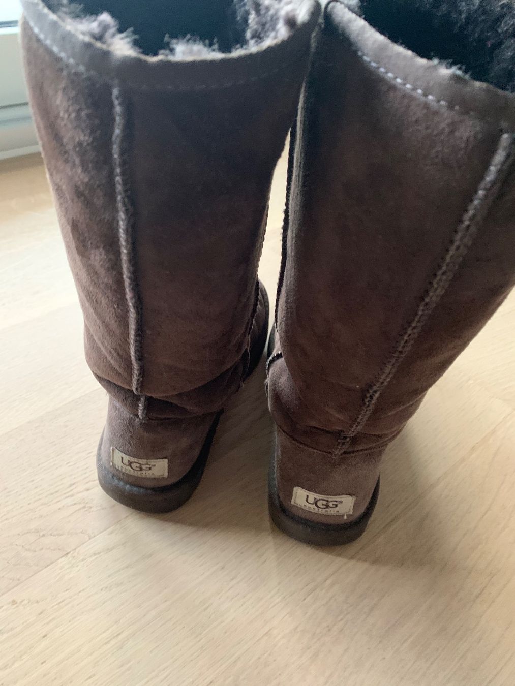 Ugg Scarpe da donna: Ugg Tall Brown Boots, Size 38 – Usato da Zürich venduto da ewat 1