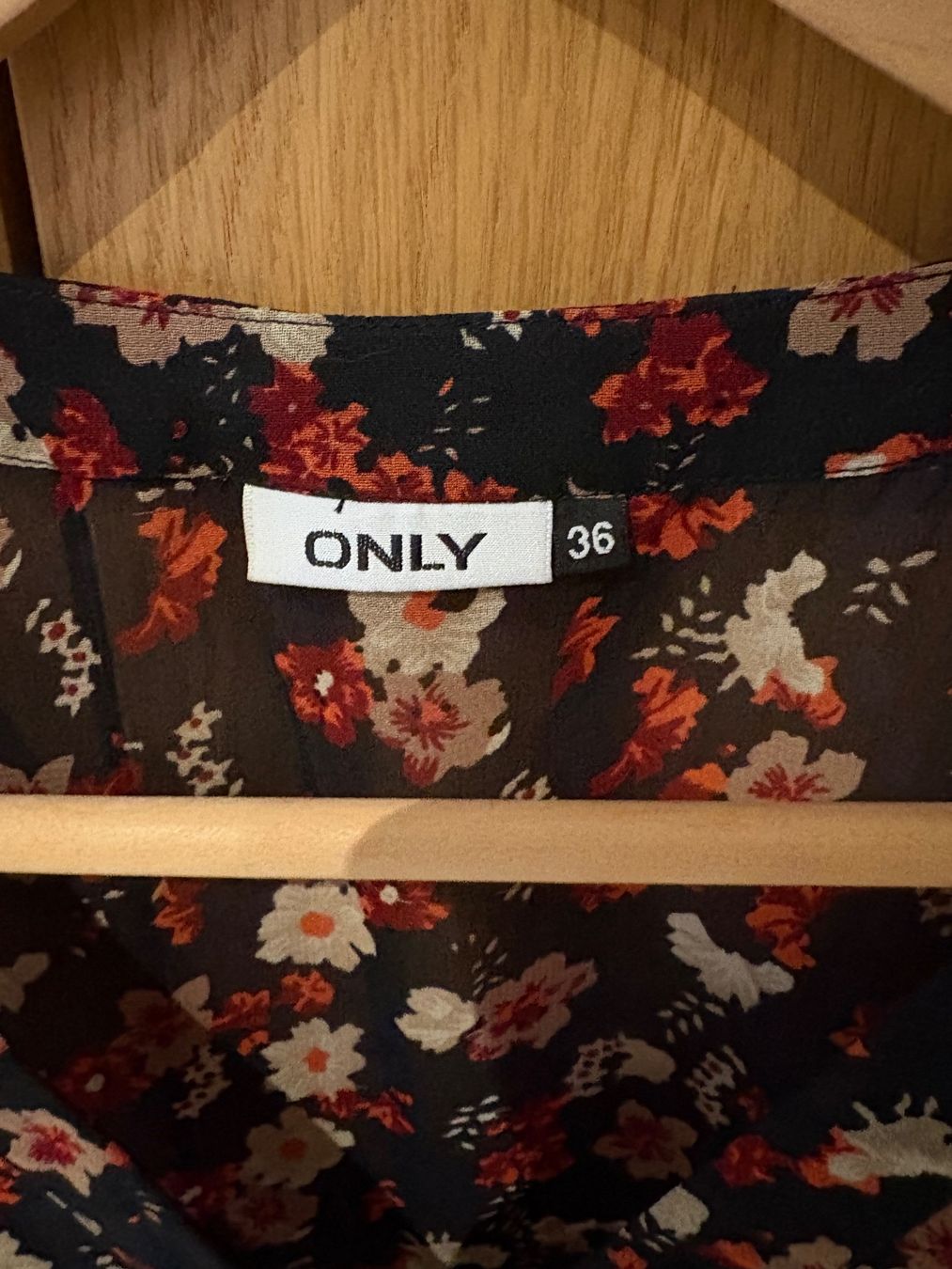 Only T-shirt: Only maglia elegante – Usato da Leggia venduto da lin_98v9 1