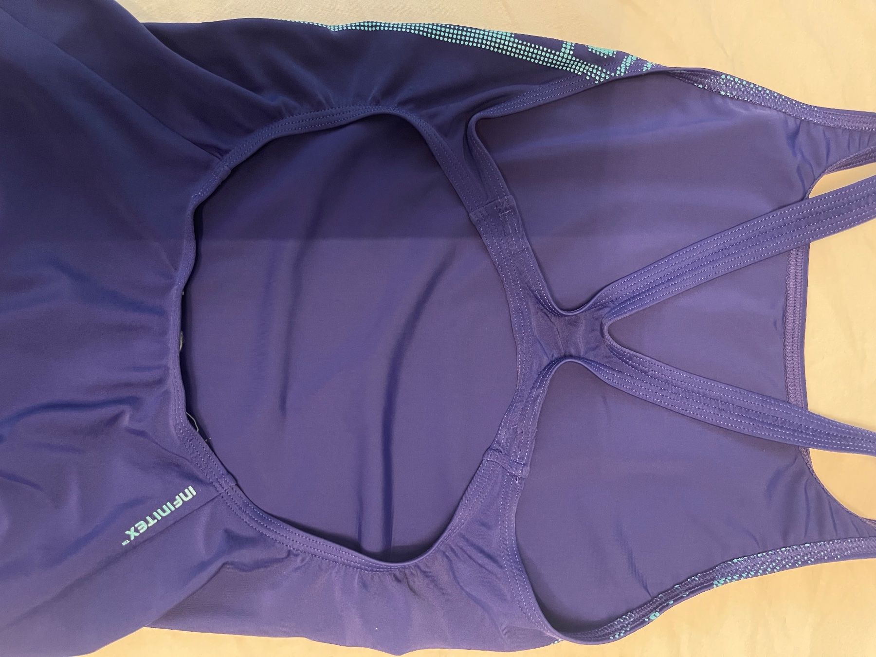 Adidas Costumi da bagno & Bikini: Badeanzug Mädchen – Usato da Kaiseraugst venduto da muddy_fox 4