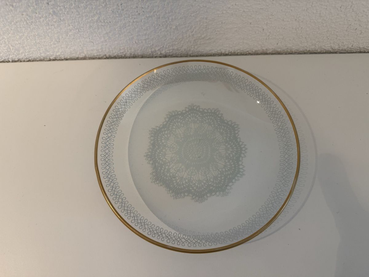 Assiettes: 7 Teller mit Goldrand – Neuf (Voir description) à Pfäffikon ZH par Mado131019 1