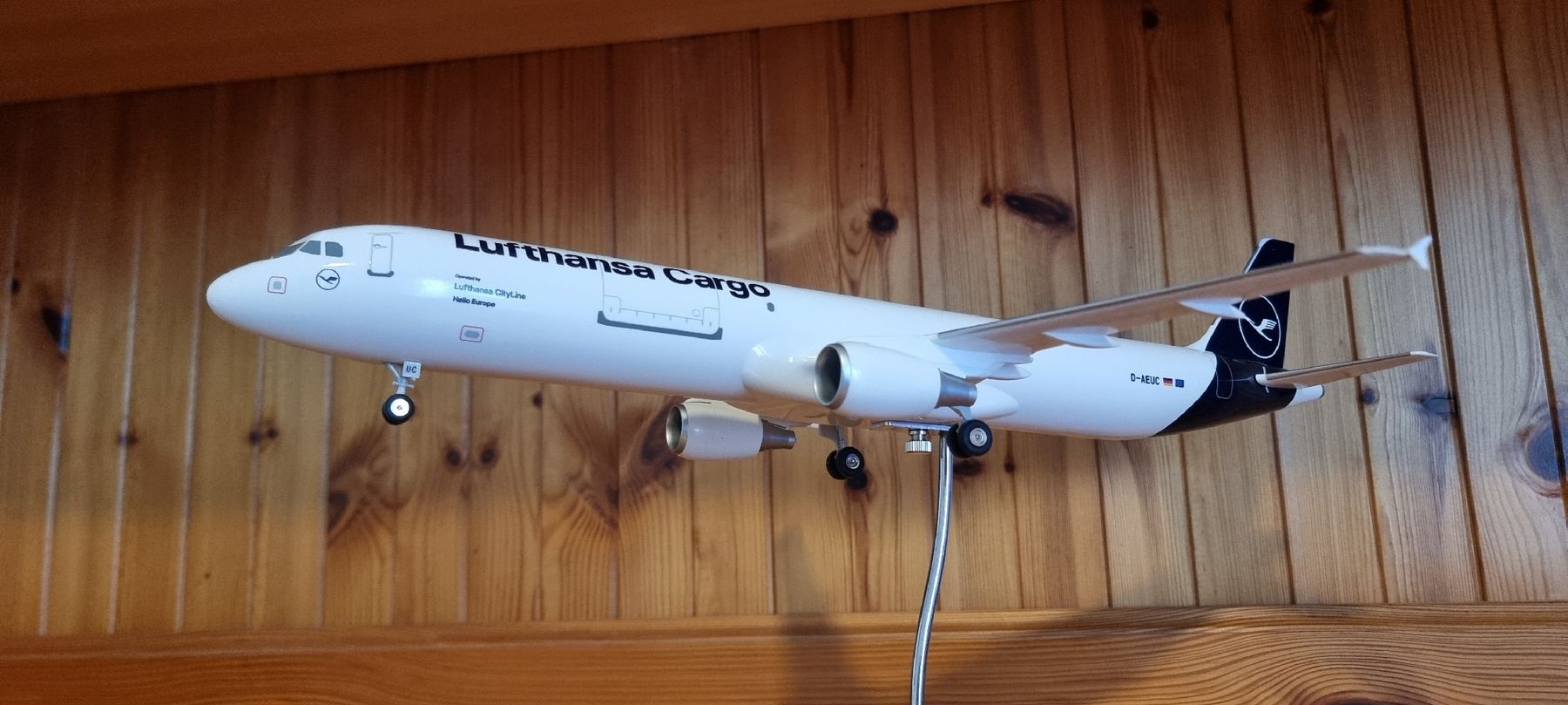 Airbus Kit di modellismo & Modellini statici: Limox Wings. Lufthansa Cargo Flugzeug Modell, 1:100 – Nuovo (secondo la descrizione) da Bettlach venduto da United83 3