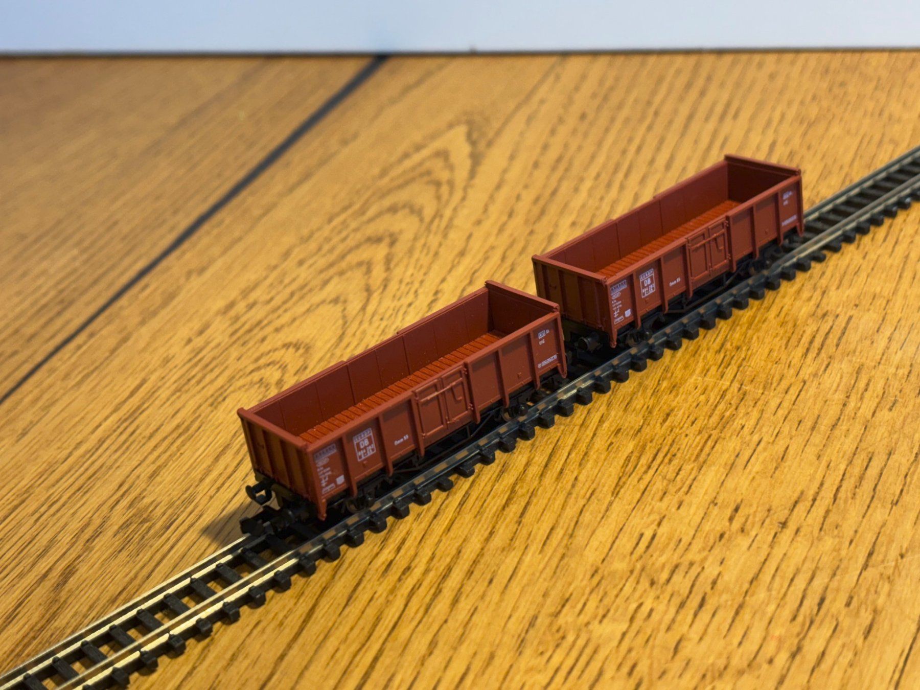 Modellini di ferrovie: e1655: 2 offene Güterwagen (Spur N) – Usato da Birsfelden venduto da Birs_25 2