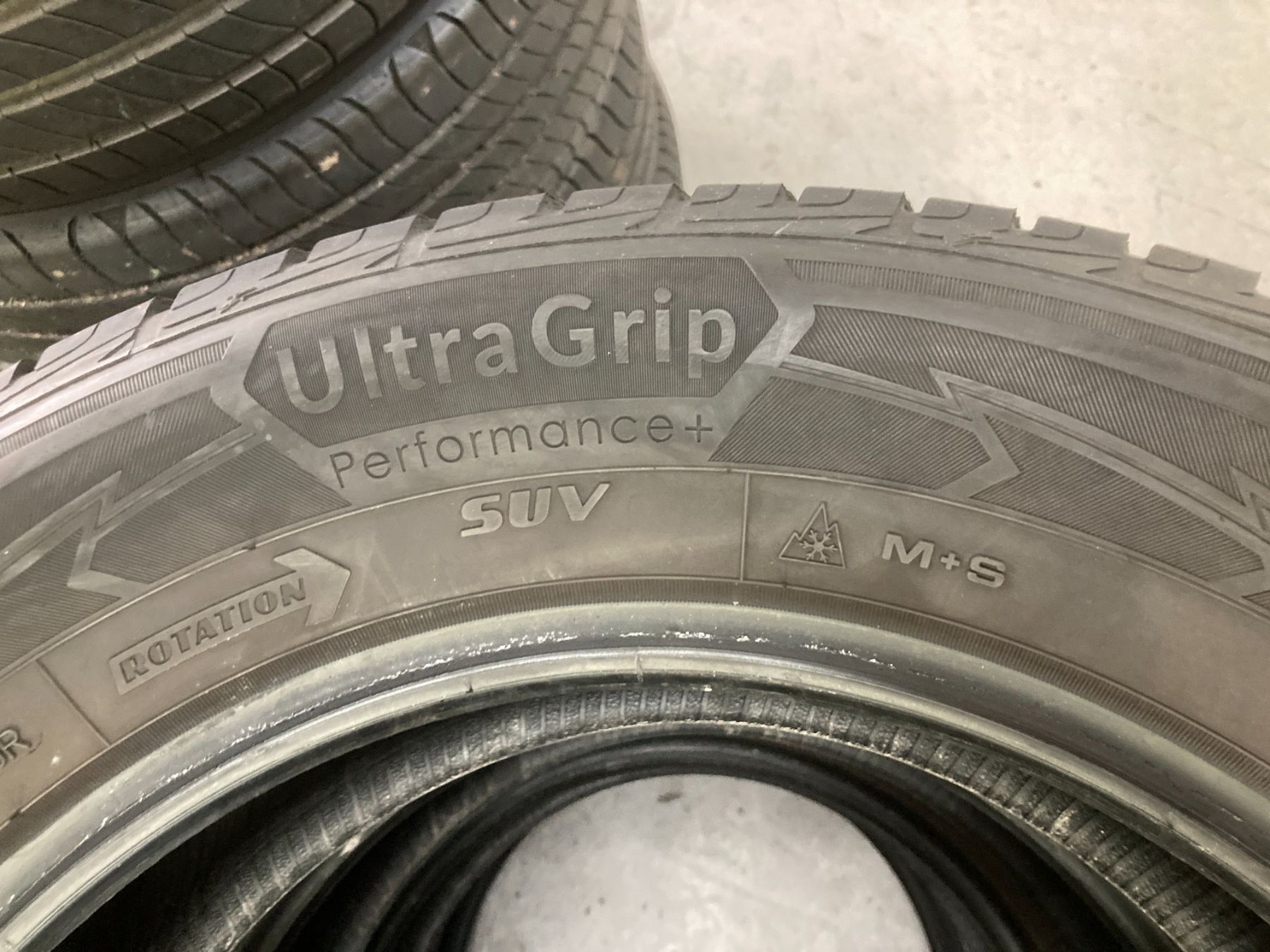 Goodyear Pneus & Kompletträder: 225/65R17 Winterpneu Good Year – Neu und originalverpackt aus Cham von WB2223 4