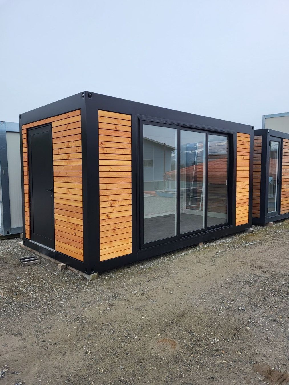 Gartenhäuser & Gewächshäuser: Gartenhaus, Container, Bürocontainer – Neu und originalverpackt aus Galgenen von contdeluxe