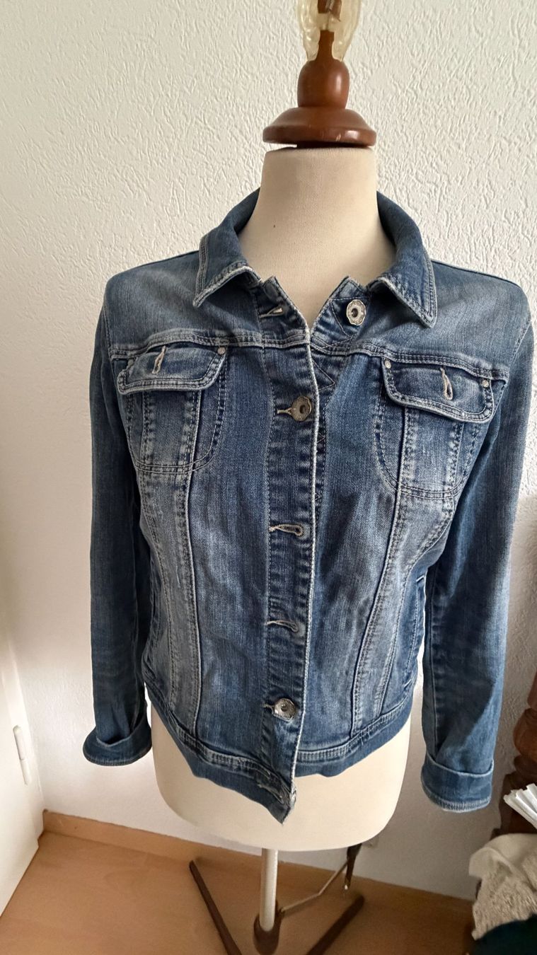 Comma Jacken: JEANS JACKE COMMA S – Gebraucht aus Liestal von aarroon