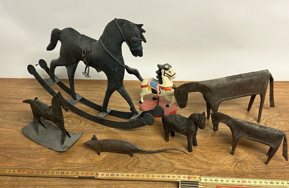 Antike Schaukelpferde und Tiere aus Gusseisen (Gebraucht) in Nussbaumen ...