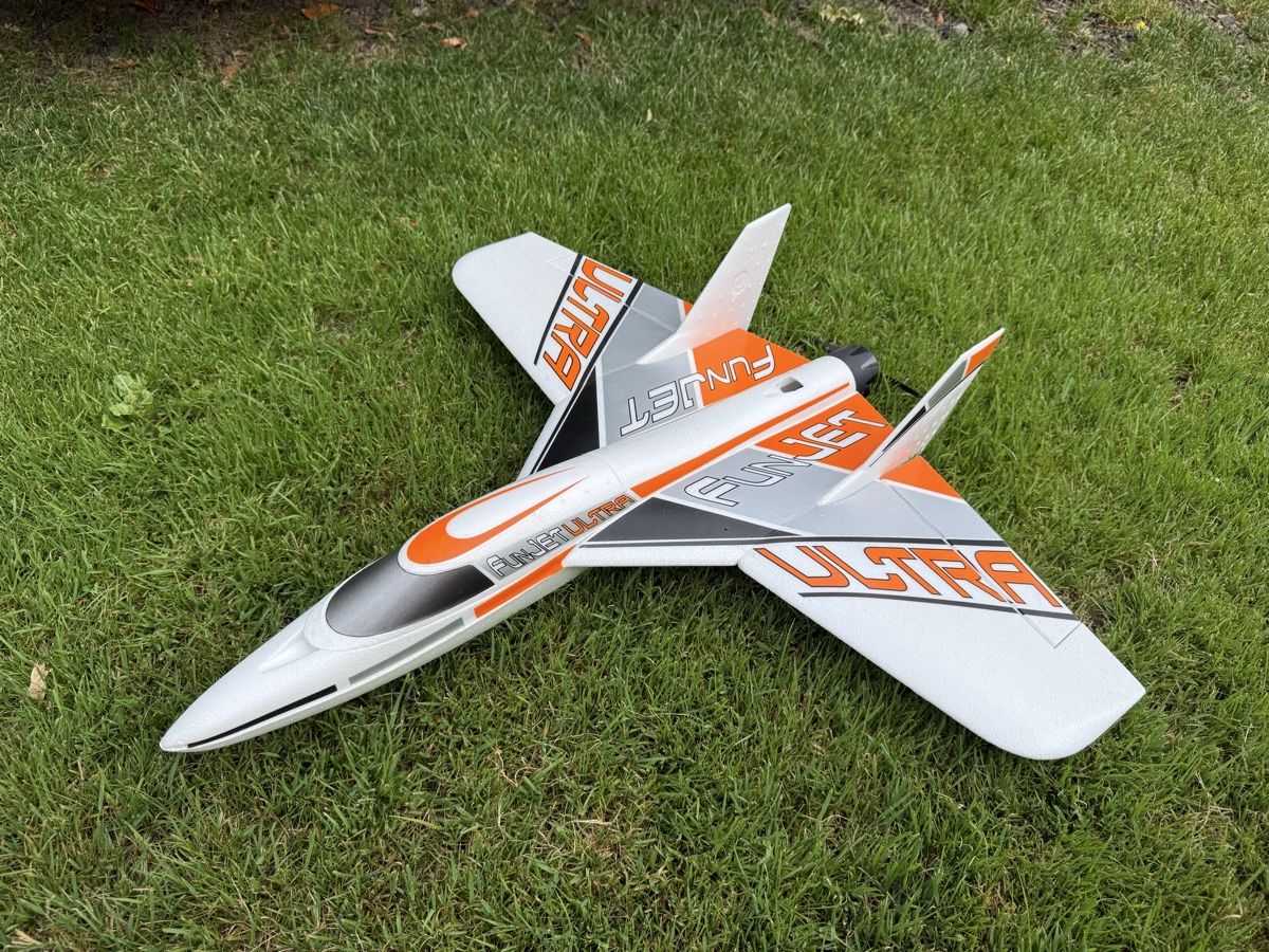 Multiplex RC Modellbau: Multiplex Fun Jet Ultra mit Antrieb und Servos – Neu (gemäss Beschreibung) aus Galgenen von White73