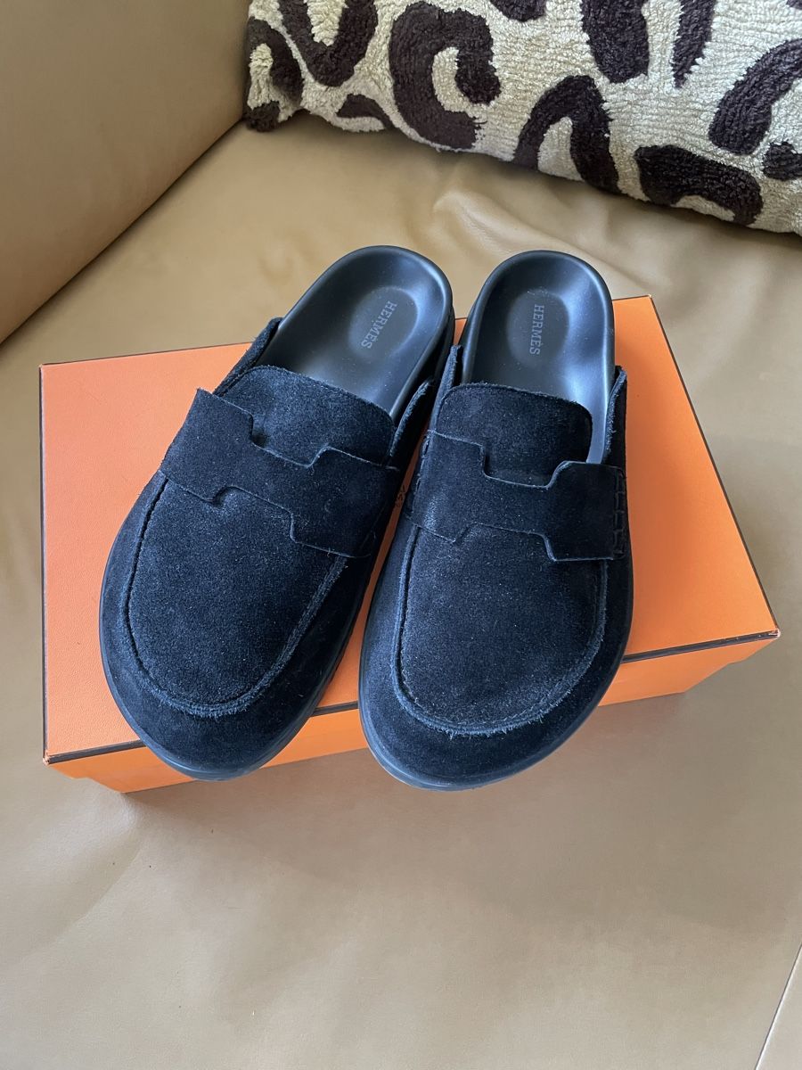 Hermès Chaussures hommes: Authentic Hermès Mule Go. Black. Suede Leather  – D'occasion à Corcelles NE par typoerrorist