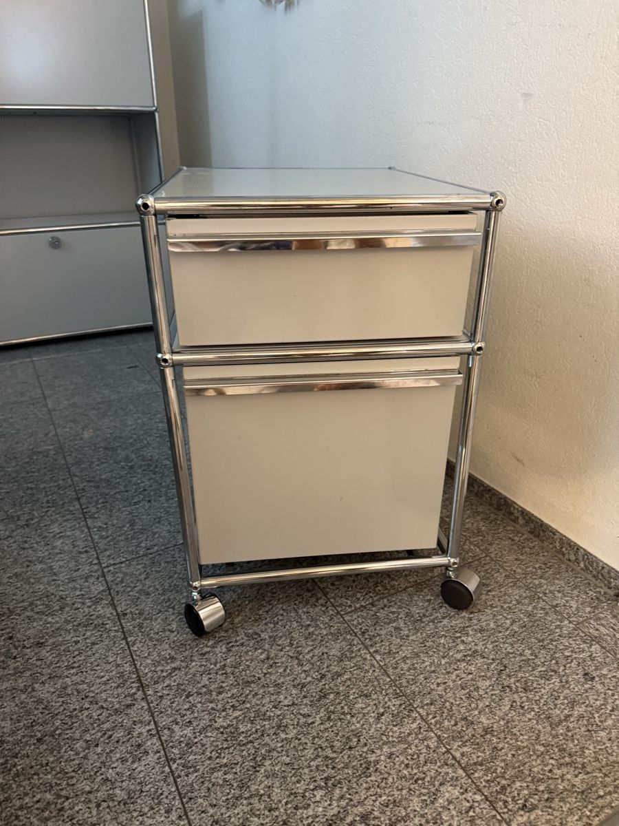 USM Korpus: USM Korpus Lichtgrau – Gebraucht aus Horgen von nad_68nw