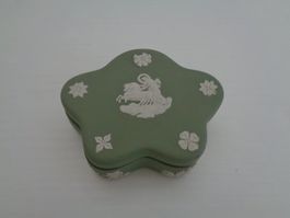 Wedgwood Jasperware grün-weiss - Deckeldose Schmuckdose