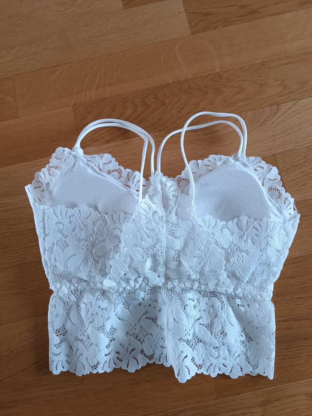 Altra biancheria intima: Neuwertiges, weisses Spitzen-Bustier, Gr. S – Nuovo (secondo la descrizione) da Luzern venduto da sim_lqq2 1
