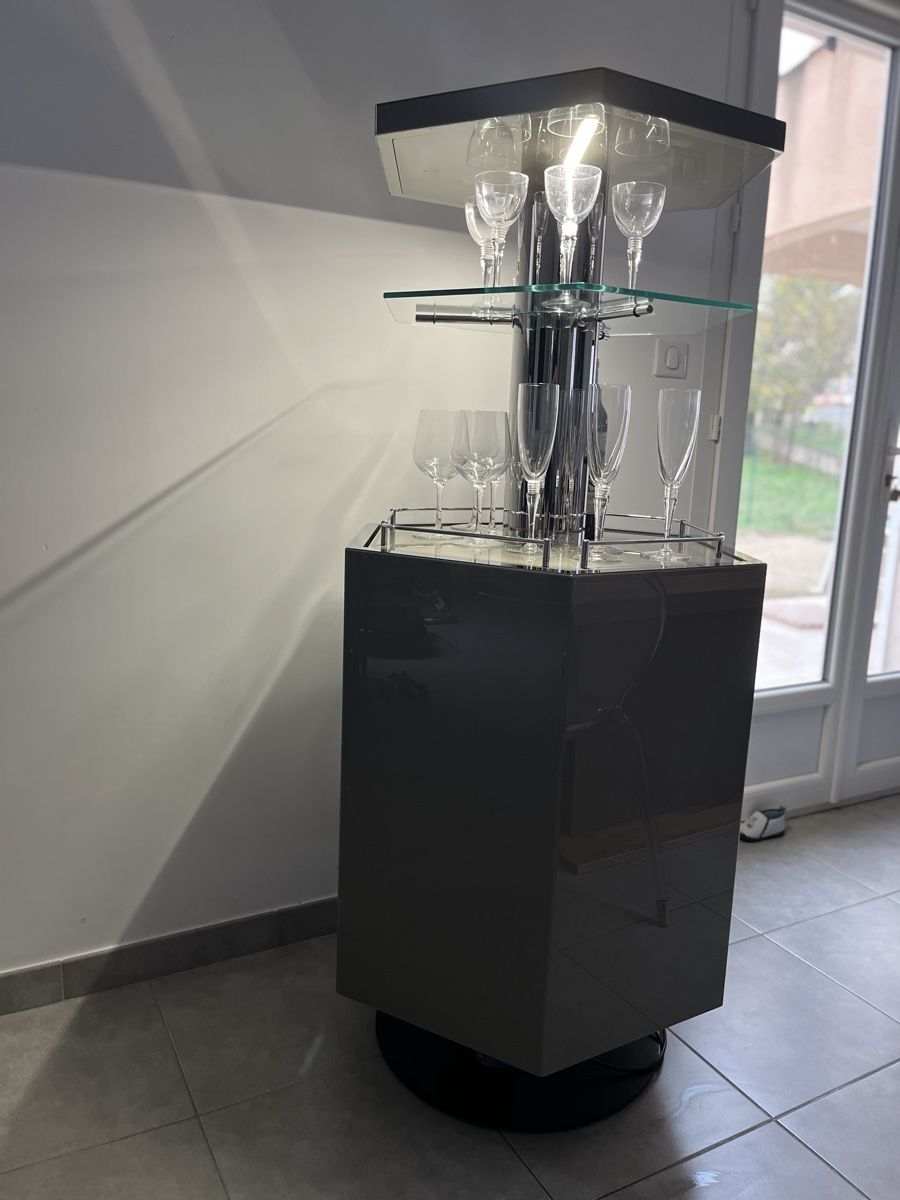 Credenze: Colonne Bar Lift – Usato da Farvagny-le-Grand venduto da Leonne