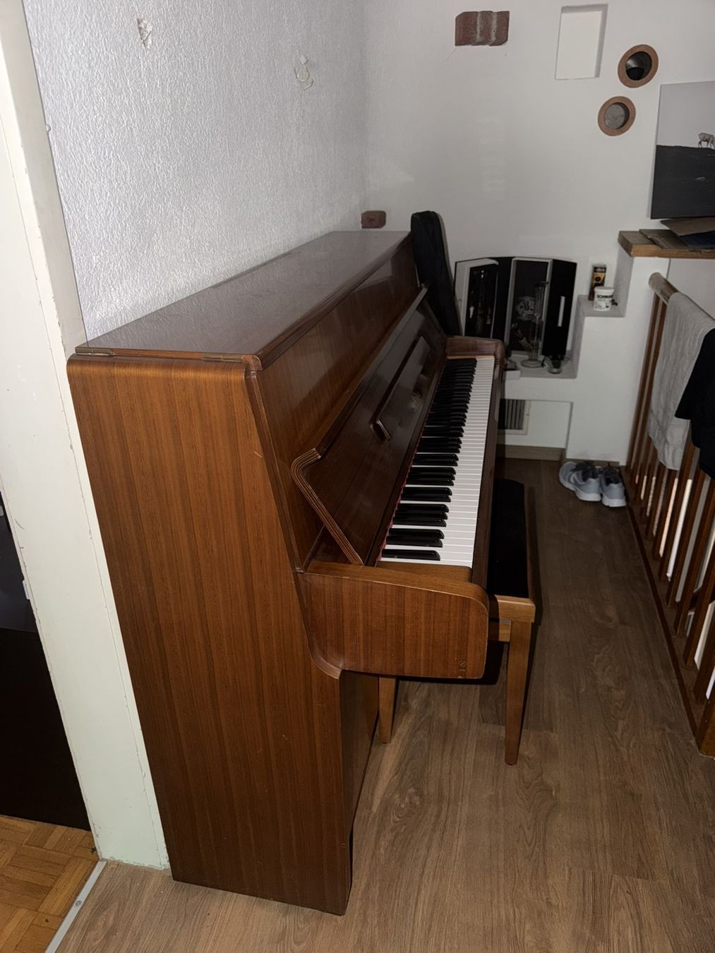 Yamaha Strumenti musicali: Yamaha Klavier mit Stuhl – Nuovo (secondo la descrizione) da bremgarten AG venduto da elischa99 3