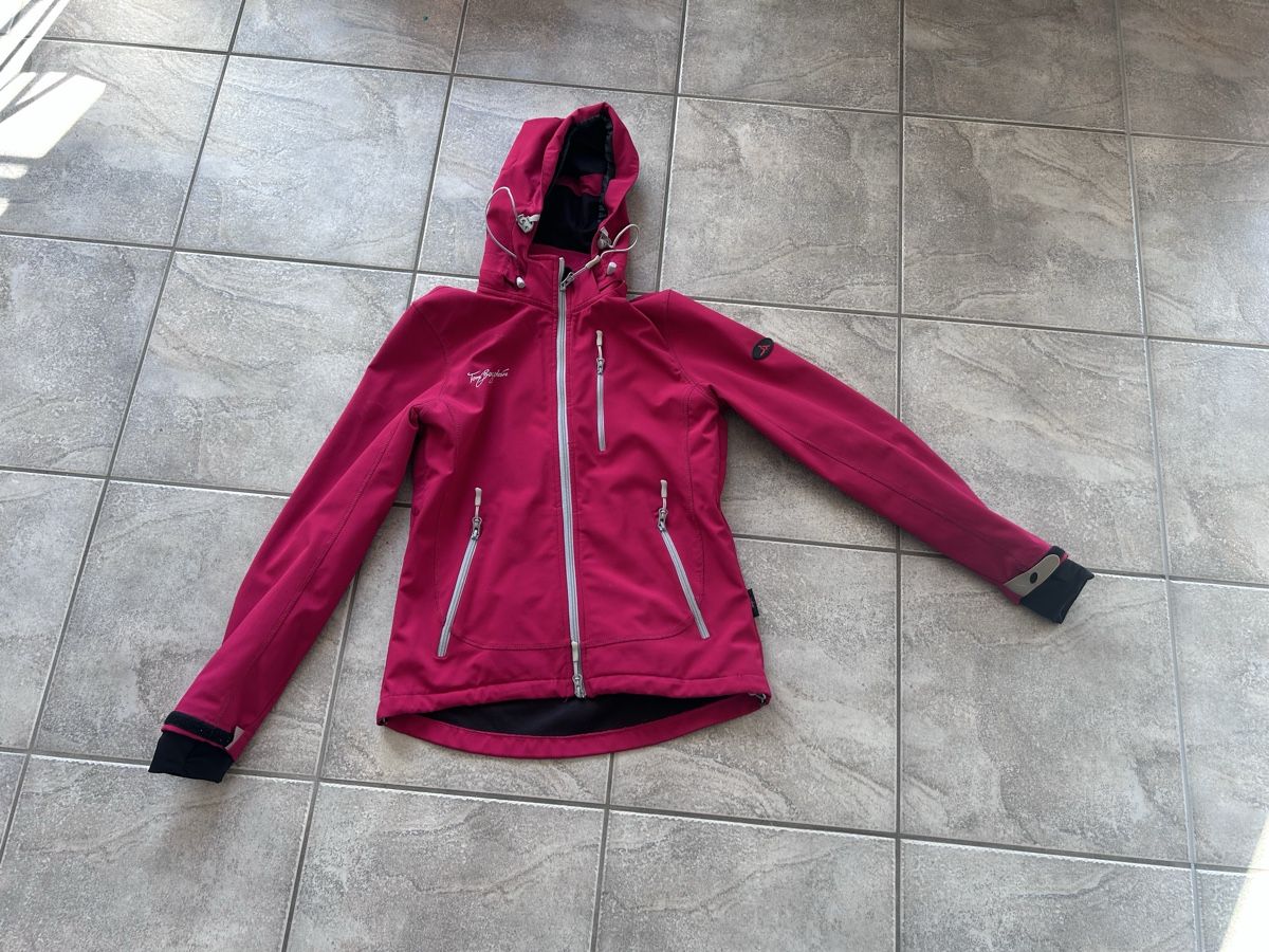 Giacche: Softshelljacke Damen Gr XS – Usato da Berg (Dägerlen) venduto da nzelli