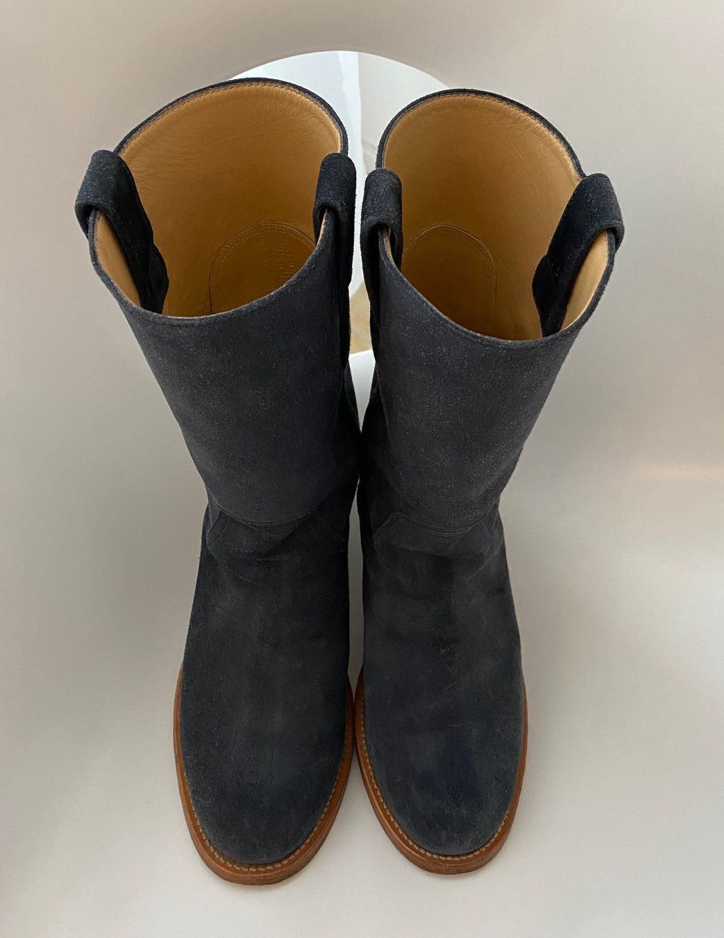 Chanel Scarpe da donna: Bottines en daim bleu foncé CHANEL – Usato da La conversion venduto da Repio 6