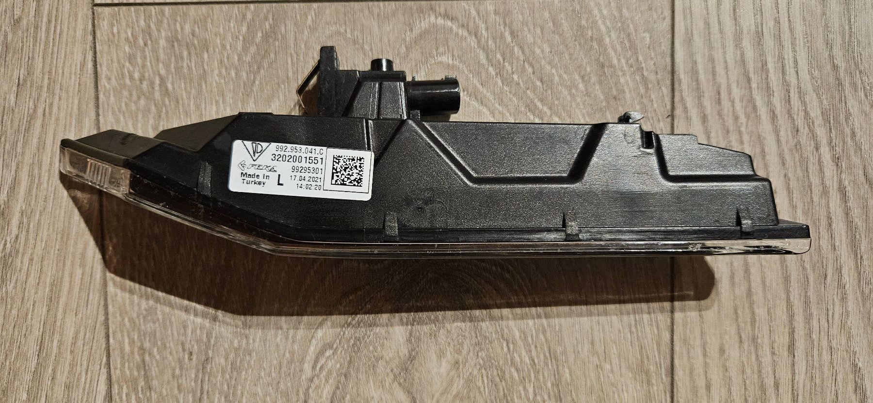 Porsche Tutti pezzi di ricambio auto: Porche 911 (992) Blinker links – Difettoso da Brittnau venduto da leroyjethro 2