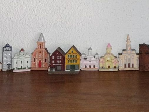 Tutte le decorazioni: Kleine Häuser Sammlung, Miniatur Städte, 32 Stück. – Usato da Luzern venduto da inf_c7r2 3