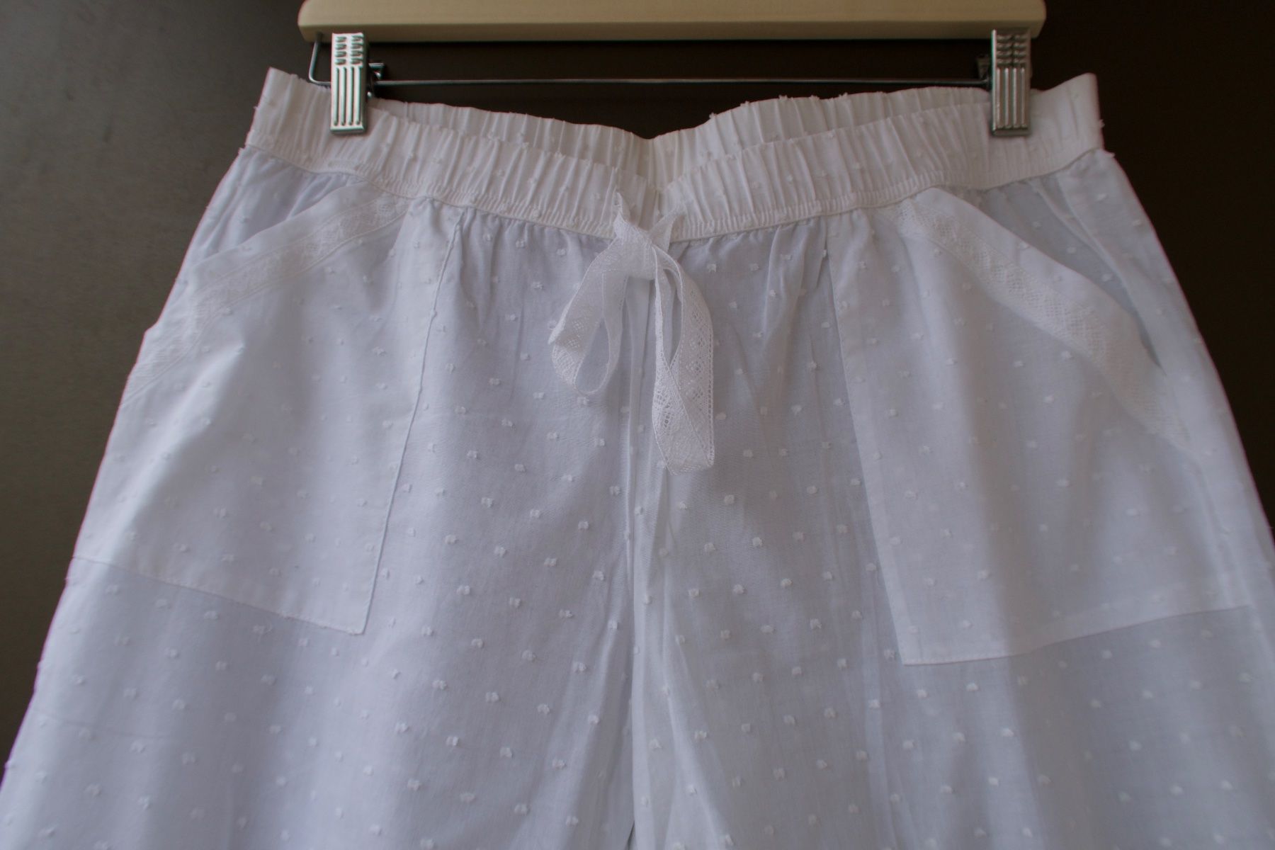 Esprit Pantaloni: ESPRIT  - Pantacourt  / kurze Hose - Taille 38/40 – Nuovo (secondo la descrizione) da Lausanne venduto da Etoile96
